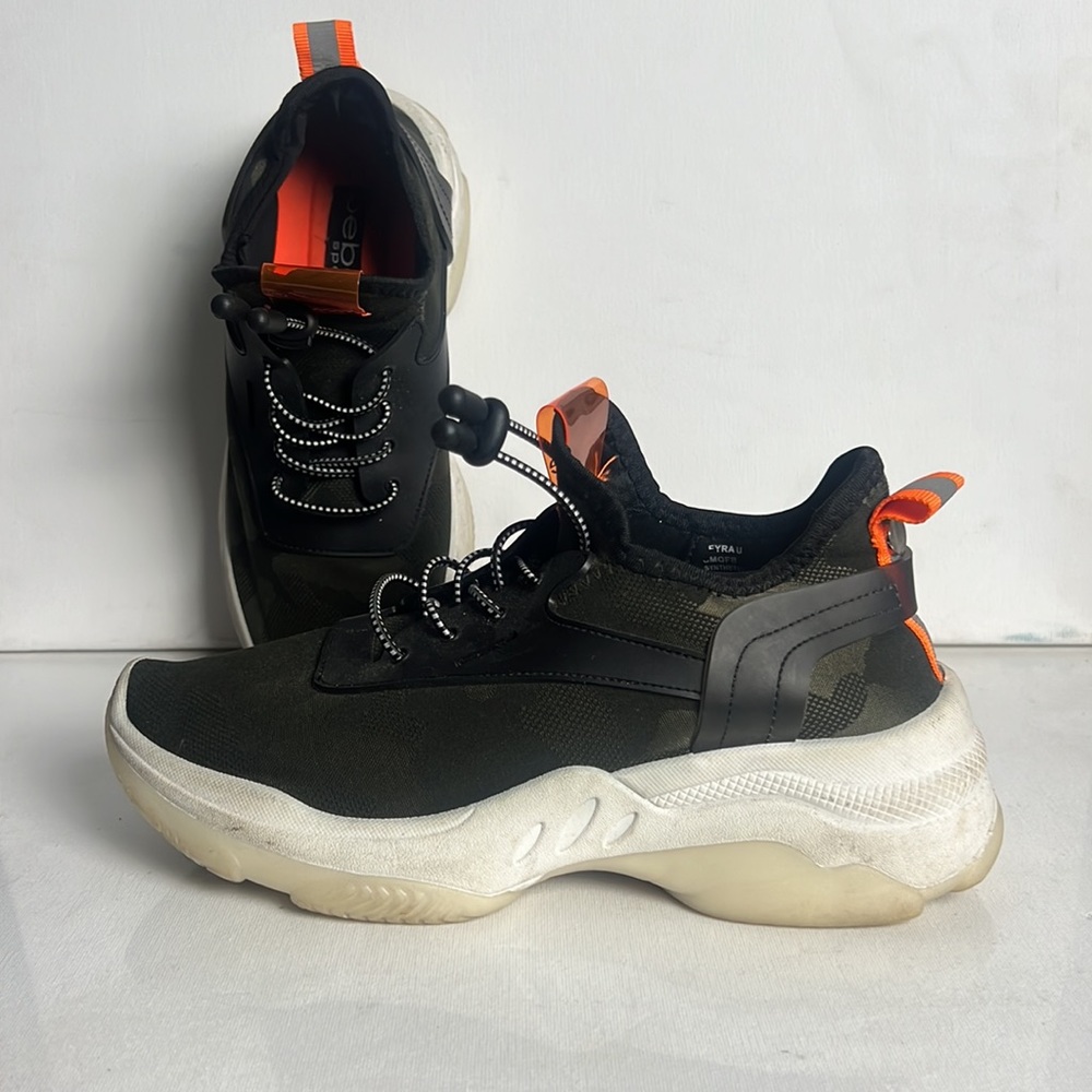 Bebe Sport Keyra Camo lace up Sneaker Pre Owned